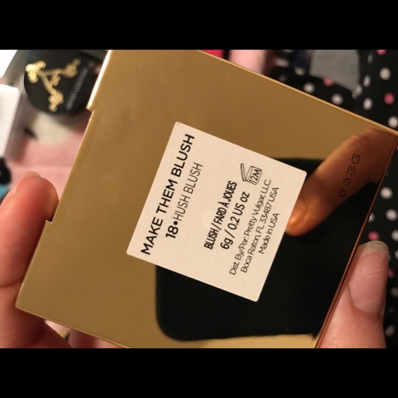 Makeup bundle - Picture 3 of 5